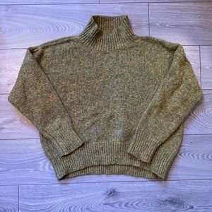 (FREE BUNDLE ADD-ON) Lyla + Luke Chunky Knit Turtleneck Sweater